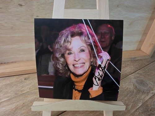 Bibi johns signed foto - johns,
